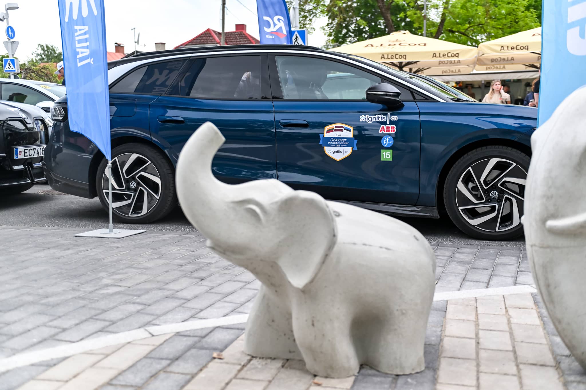 Mėlynas Volkswagen laukia starto Ignitis ON varžybose