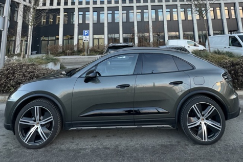 Elektromobilis „Porsche Macan Electric“