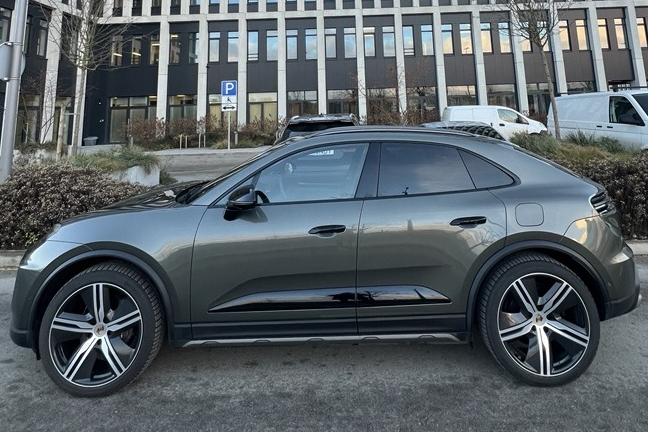 Elektromobilis „Porsche Macan Electric“